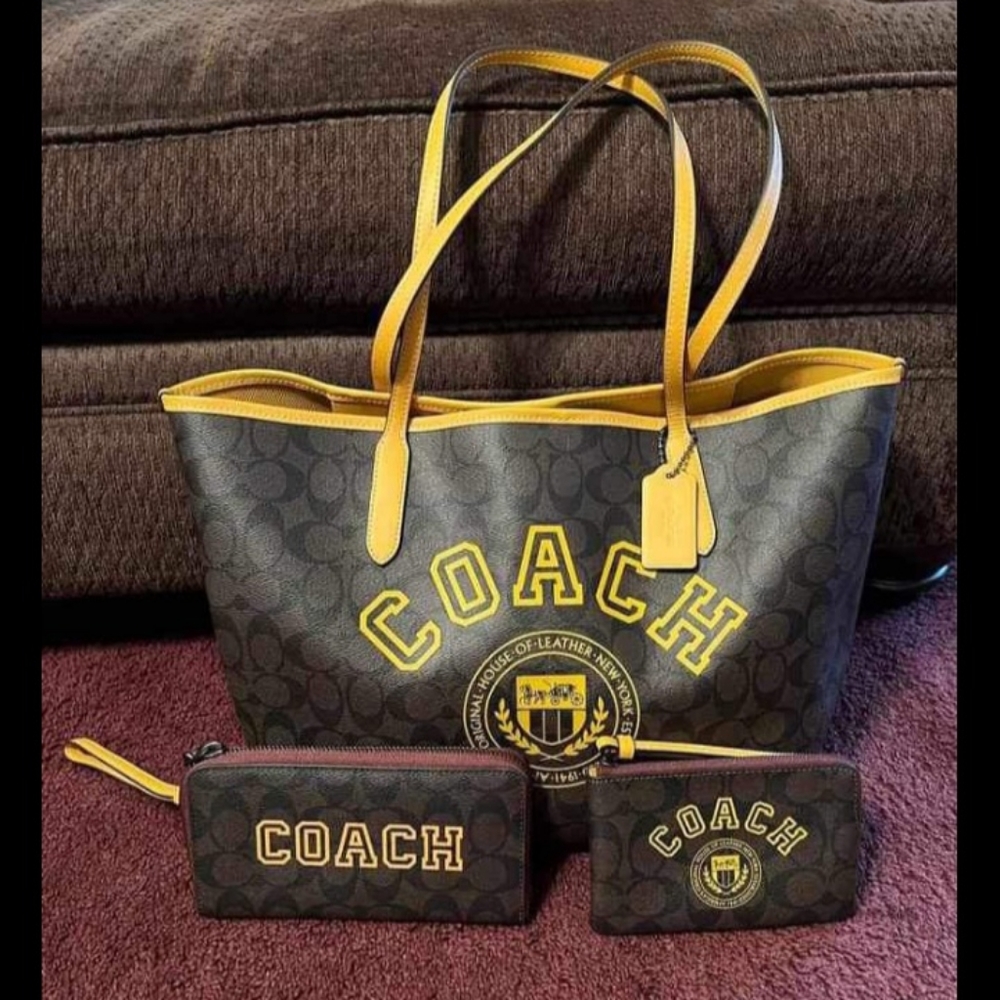Coach City Tote with Wallet and Change purse